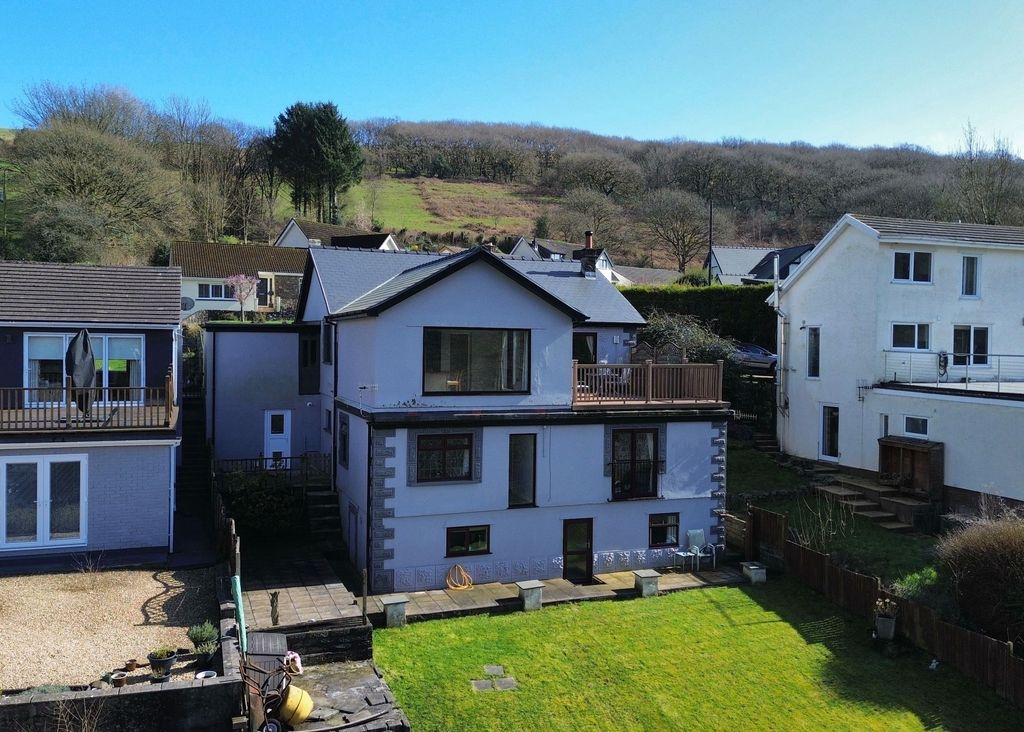 Property photo 2 of 38