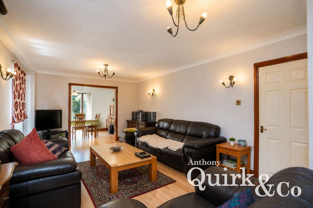 Property photo 2 of 24