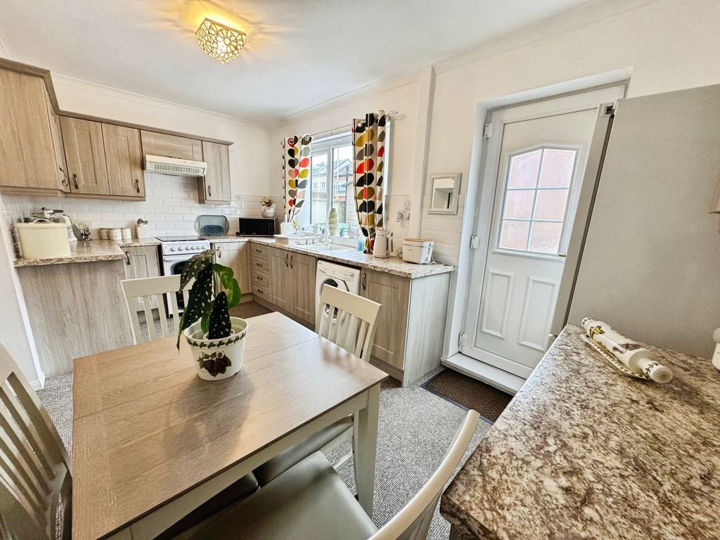 Property photo 3 of 8 Photo 5