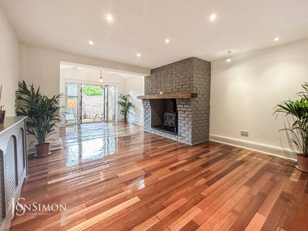 Property photo 3 of 24