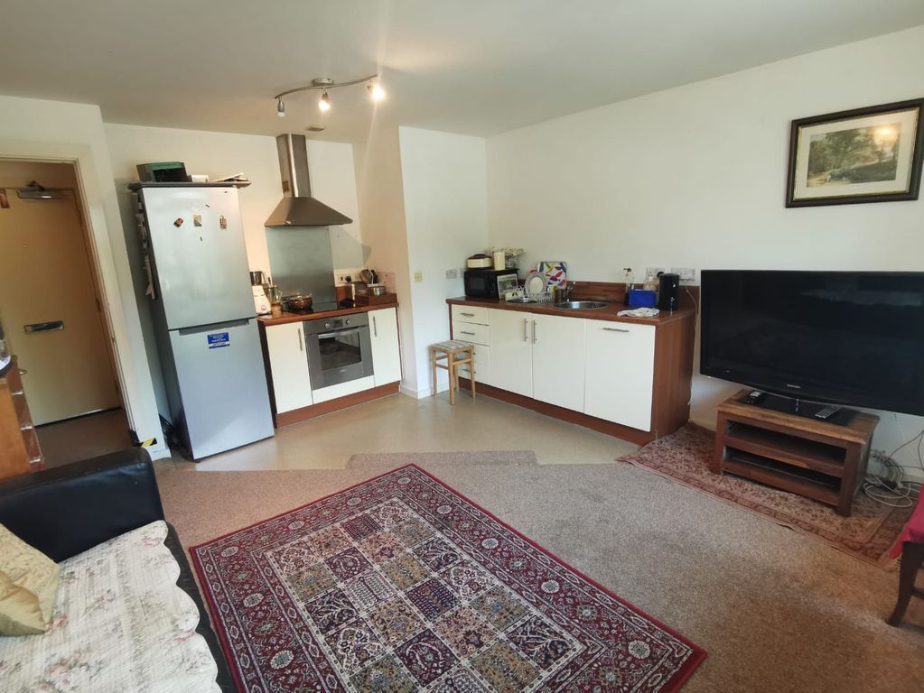 Property photo 3 of 11 Lounge