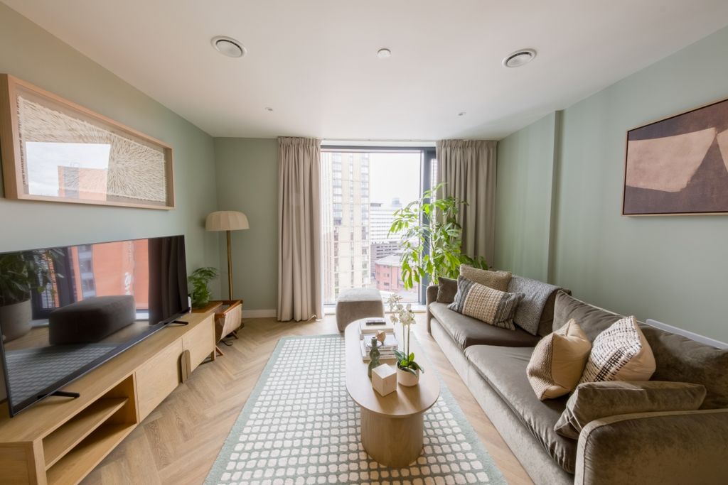 Property photo 3 of 19 Oneeastside_Anast...