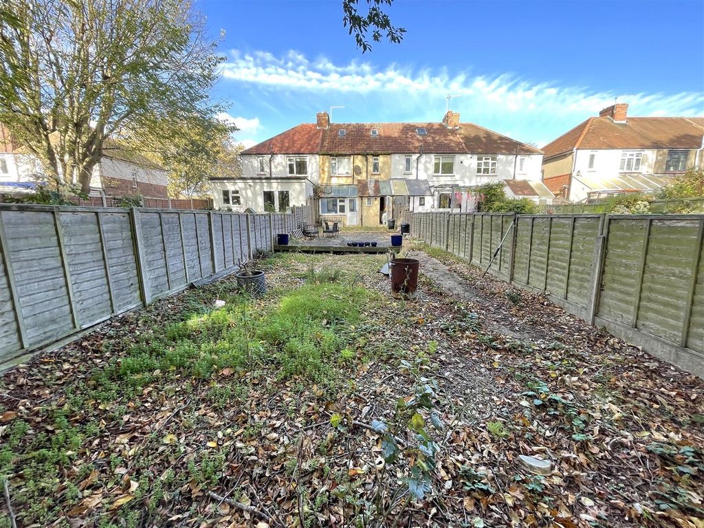 Property photo 2 of 16 Garden.Jpeg