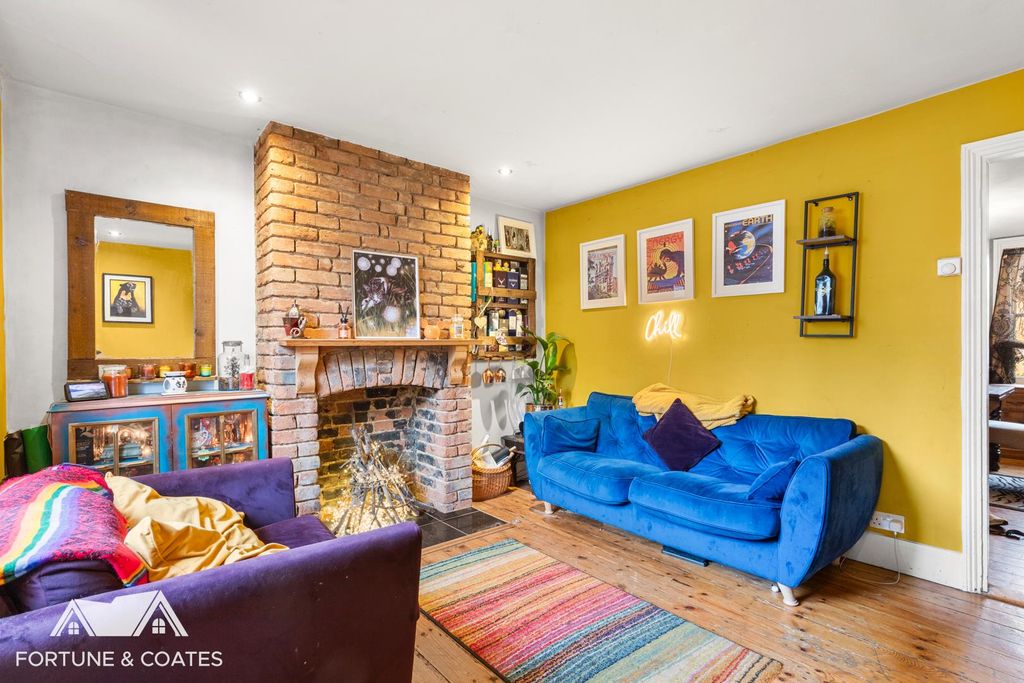Property photo 2 of 25 Buryroad_11.Jpg