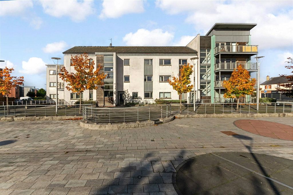 Property photo 1 of 20 External