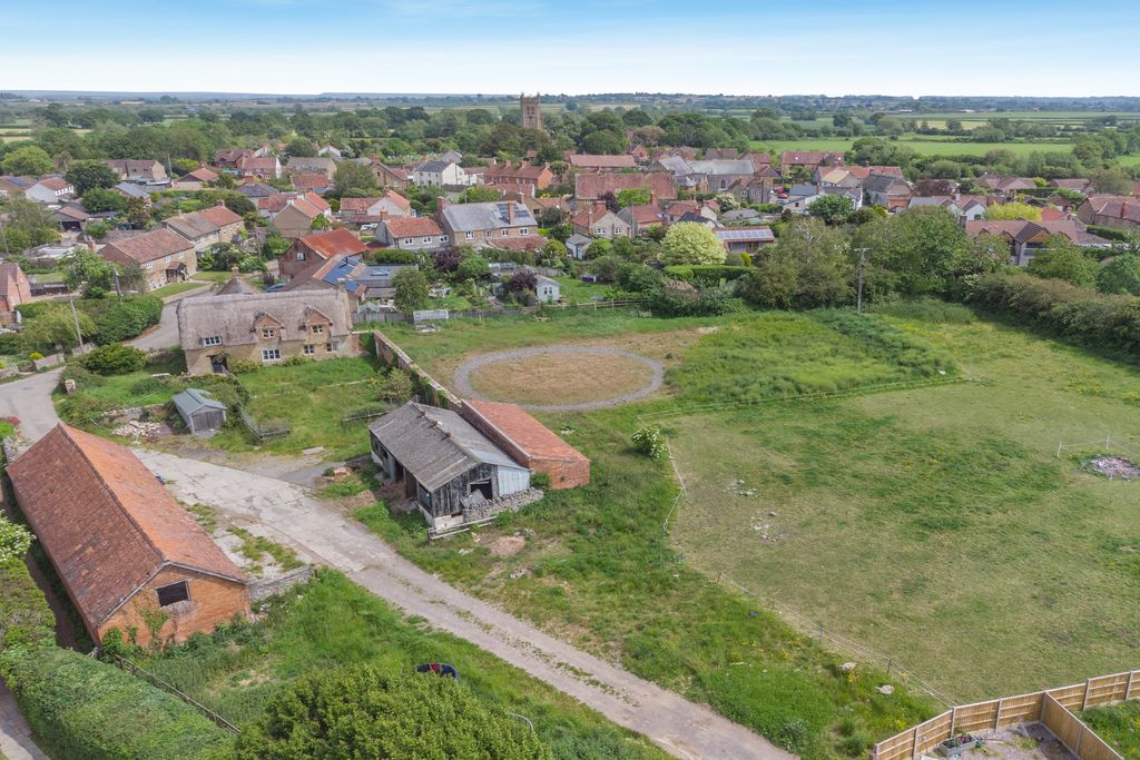Property photo 1 of 22 Westend Farm, Westend, Martock, Somerset, Ta12 6Ay