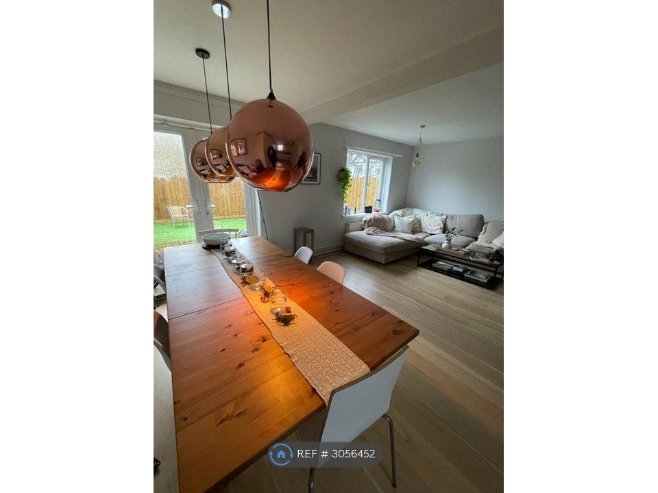 Property photo 2 of 8 Dining/Lounge