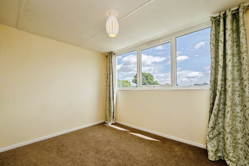 Property photo 3 of 16 Photo