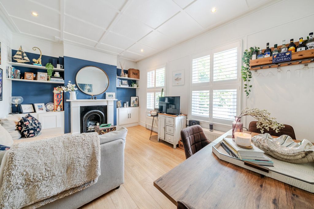 Property photo 1 of 10 1524315-15-6Ab3E0...
