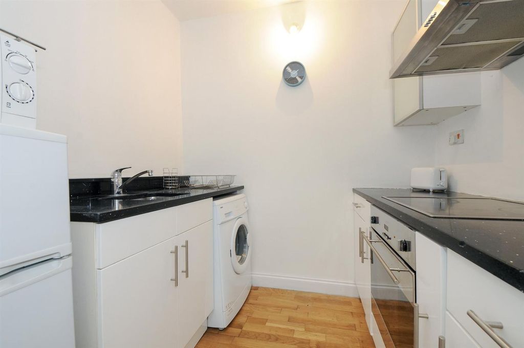 Property photo 3 of 15 Kitchen