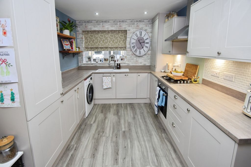 Property photo 2 of 15 dc645008-Kitchen 201