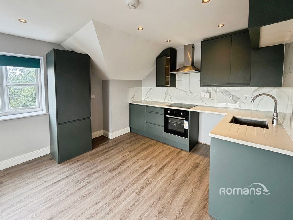 Property photo 3 of 8 Pbox-Img.Jpg