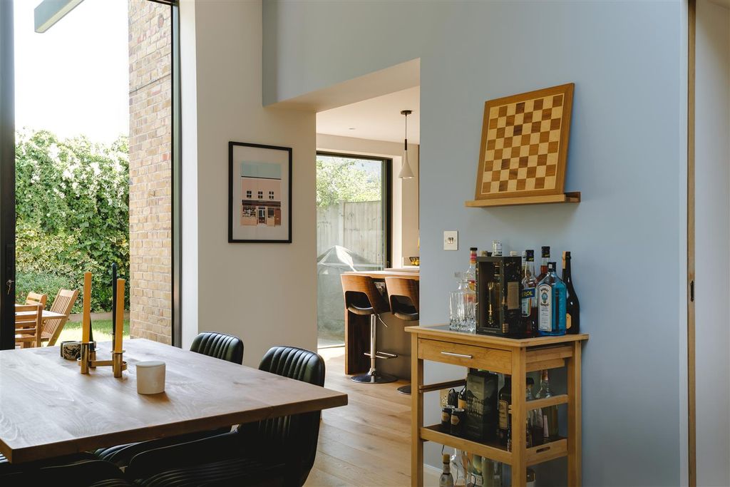 Property photo 2 of 44 Lushington Terrace-16.Jpg