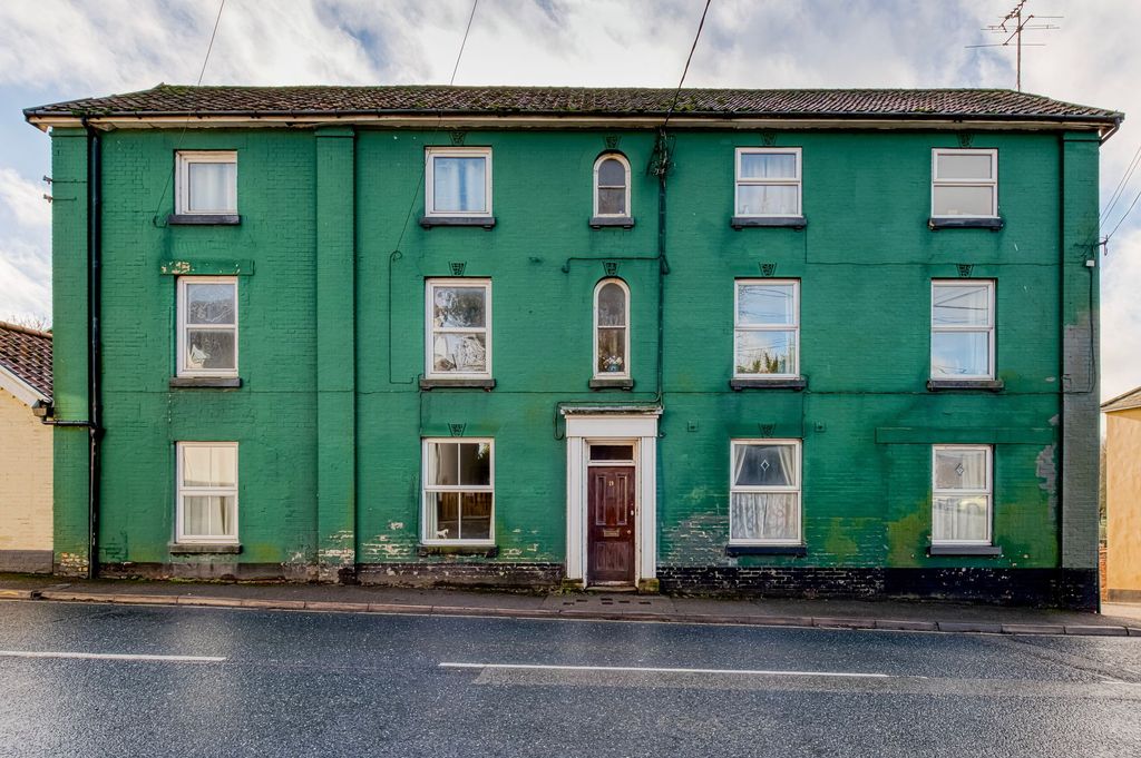 Property photo 1 of 13