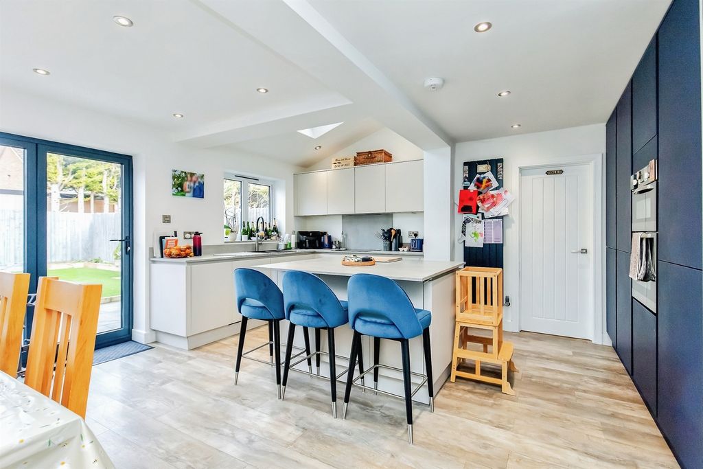 Property photo 3 of 20