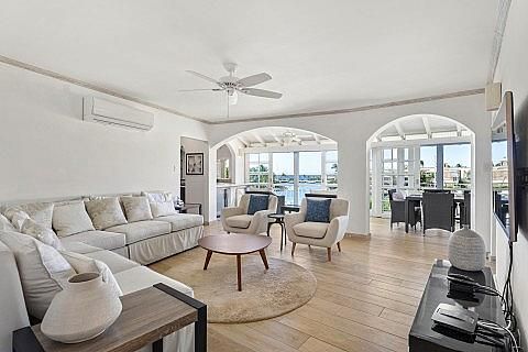 Property photo 3 of 12