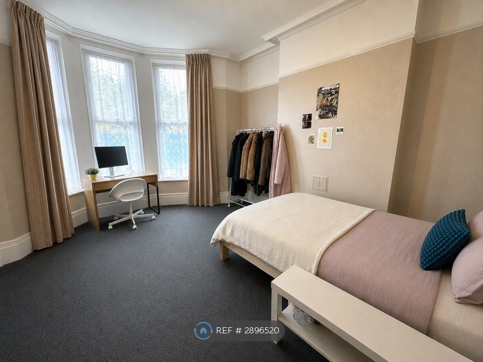 Property photo 2 of 6
