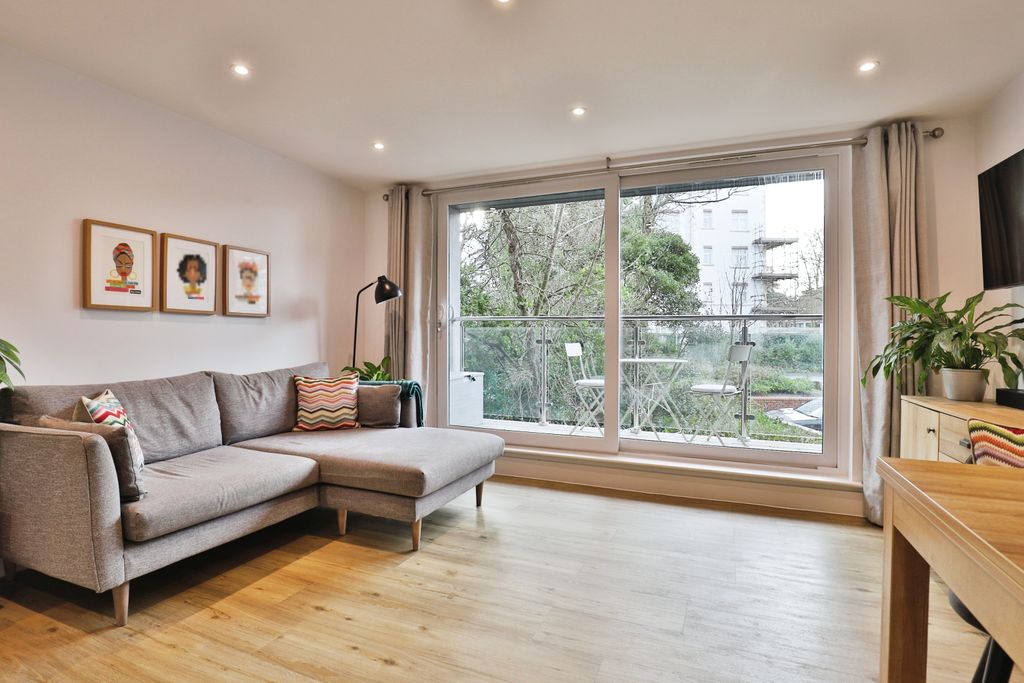 Property photo 1 of 16 Photography