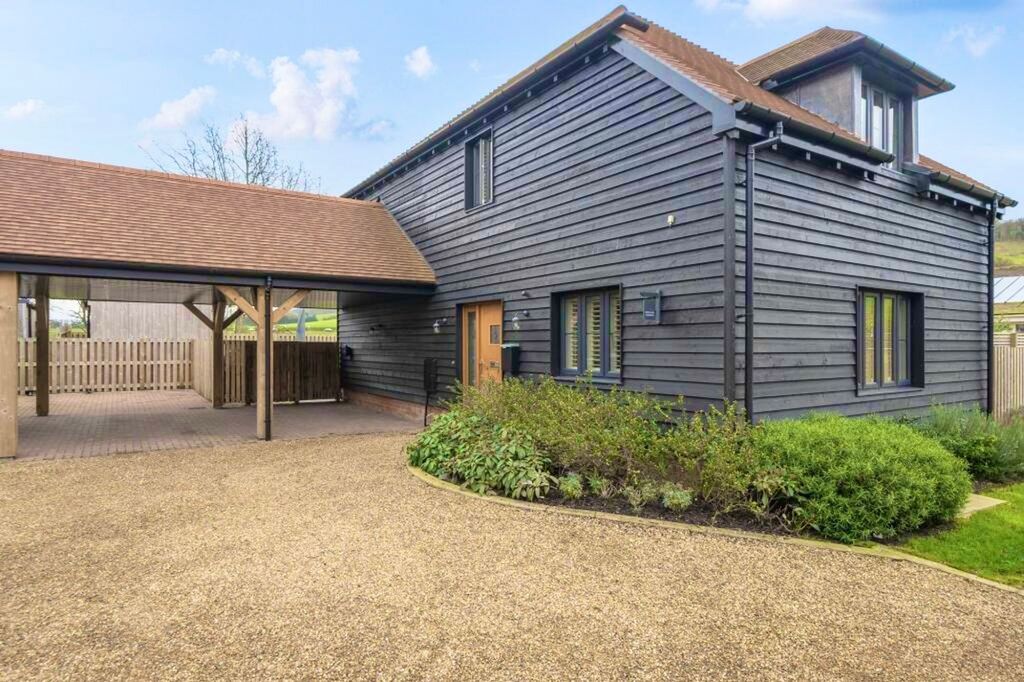 Property photo 1 of 27