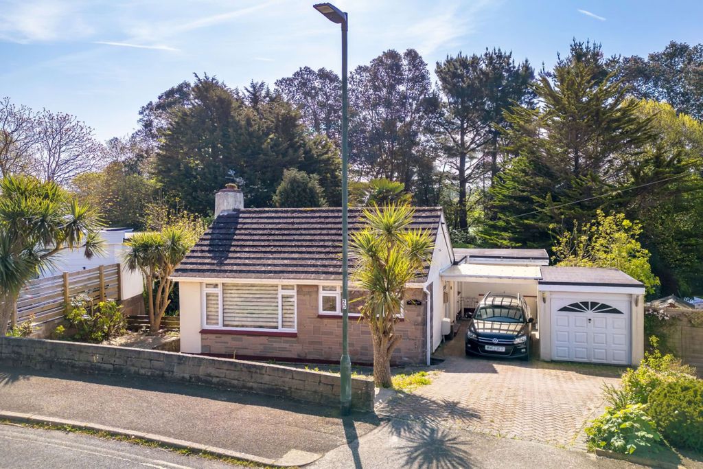 Property photo 2 of 21
