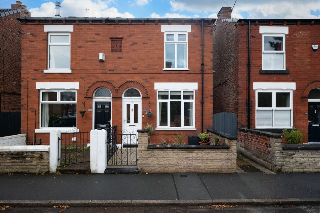 Property photo 2 of 26