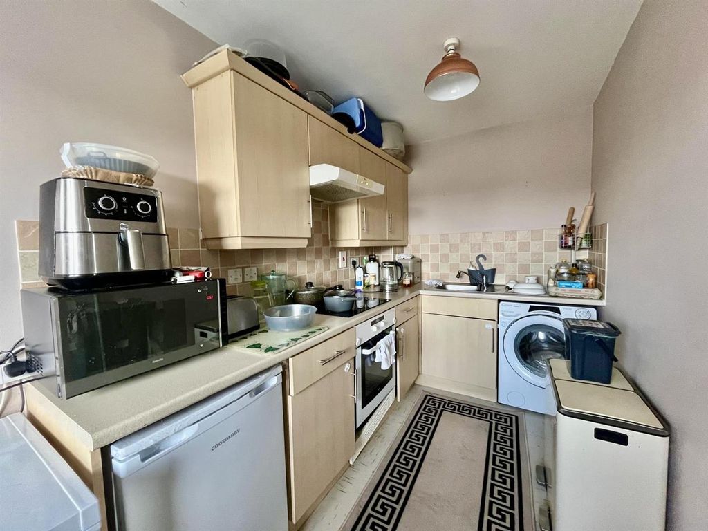 Property photo 3 of 8