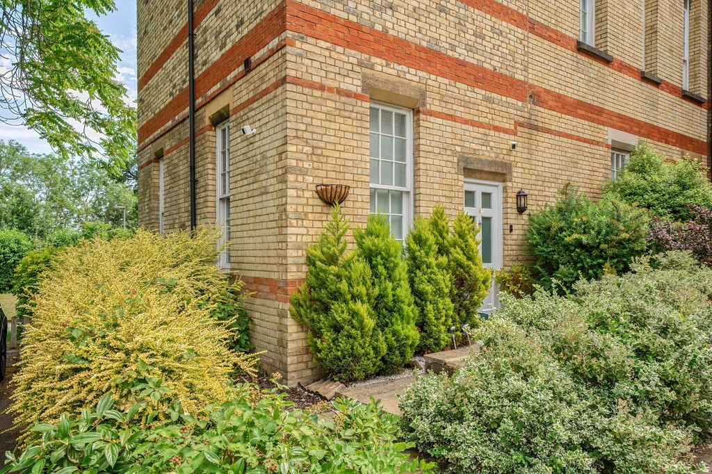 Property photo 3 of 23