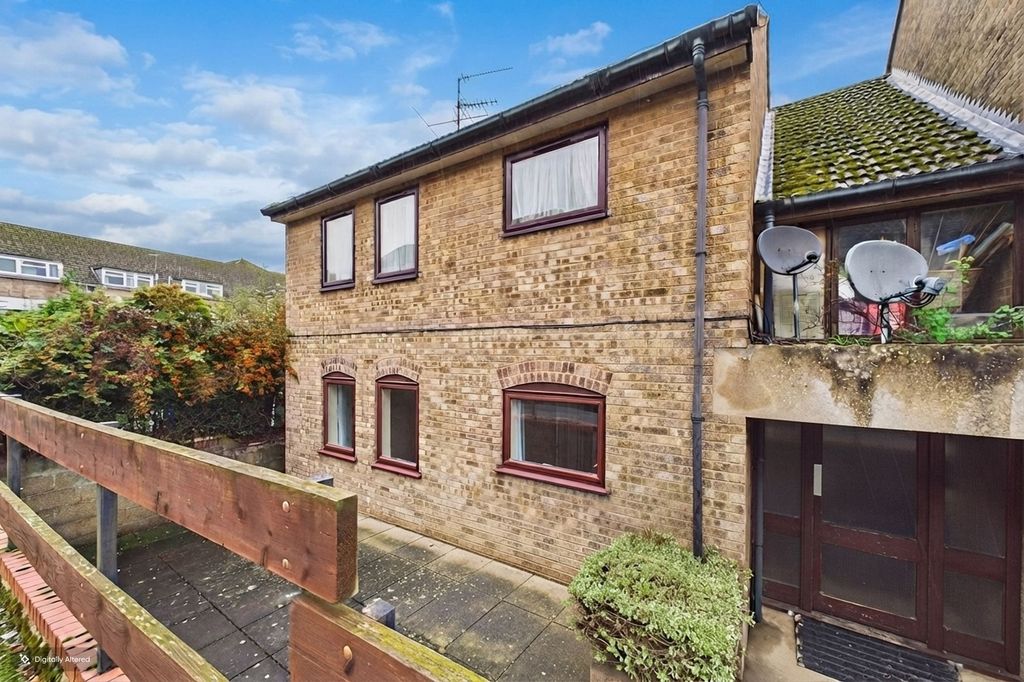 Property photo 1 of 8