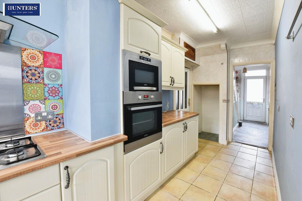 Property photo 3 of 22 Kitchen