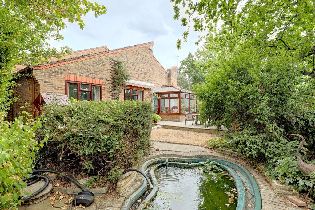 Property photo 2 of 6
