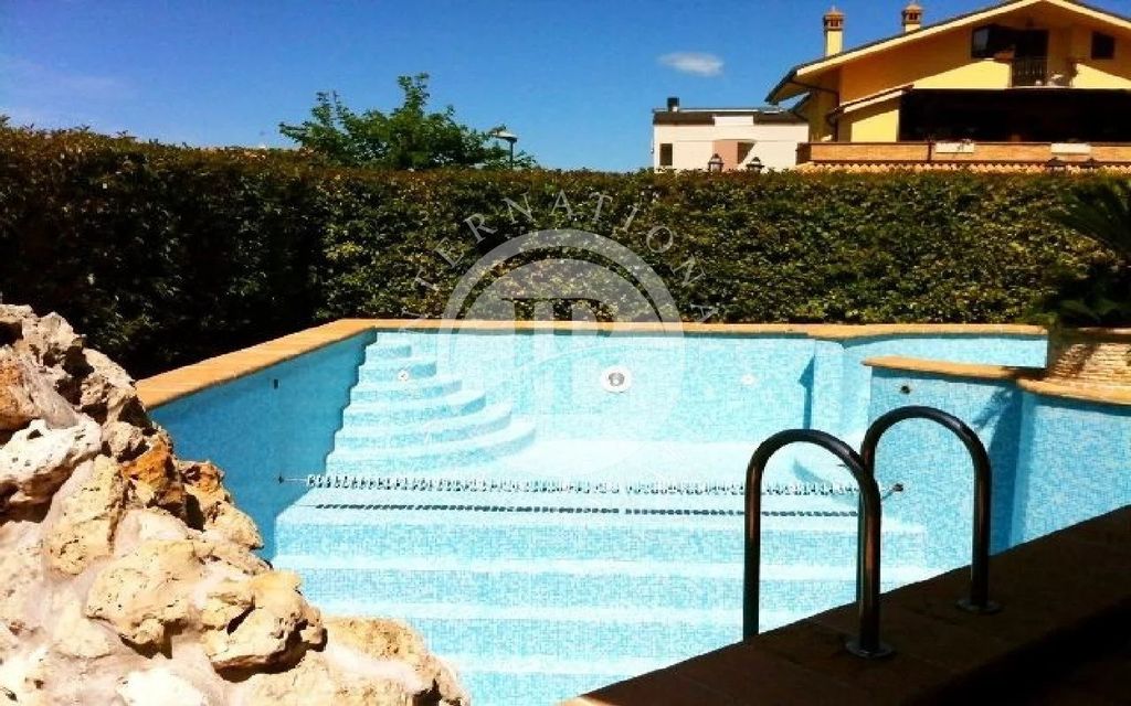 Property photo 3 of 5