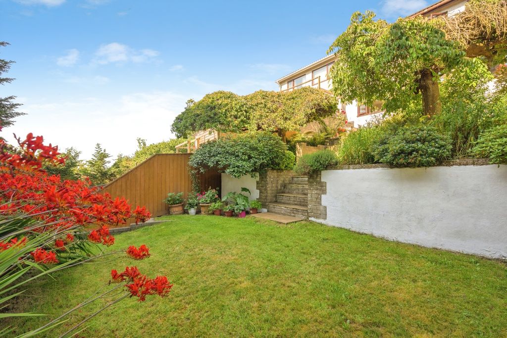 Property photo 2 of 19 Pbox-Img.Jpg