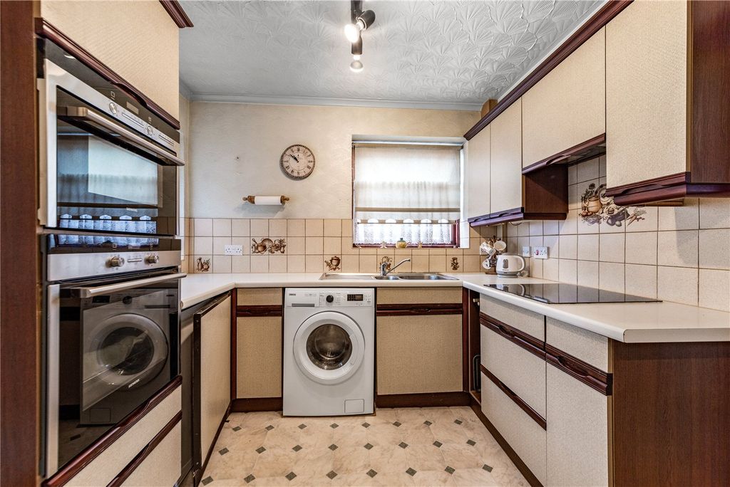 Property photo 3 of 19 Picture No. 12