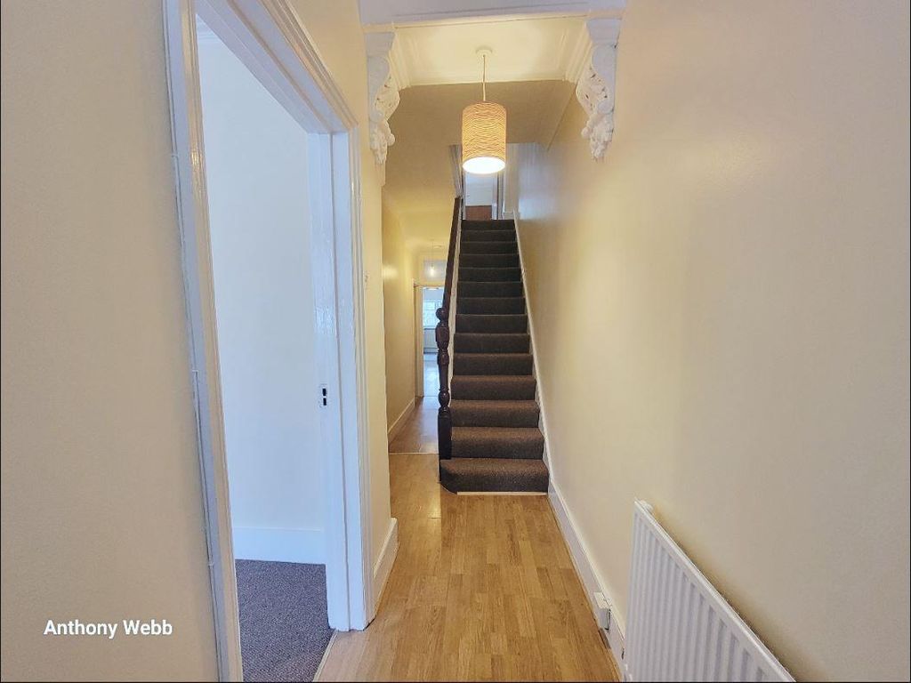 Property photo 3 of 17 Hallway