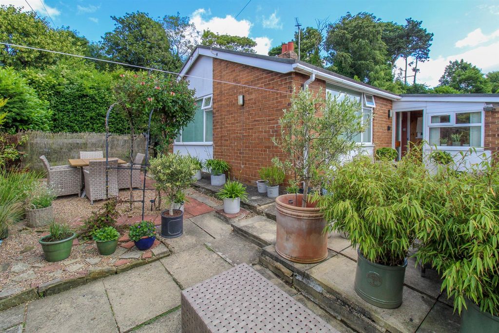 Property photo 2 of 9 Outside