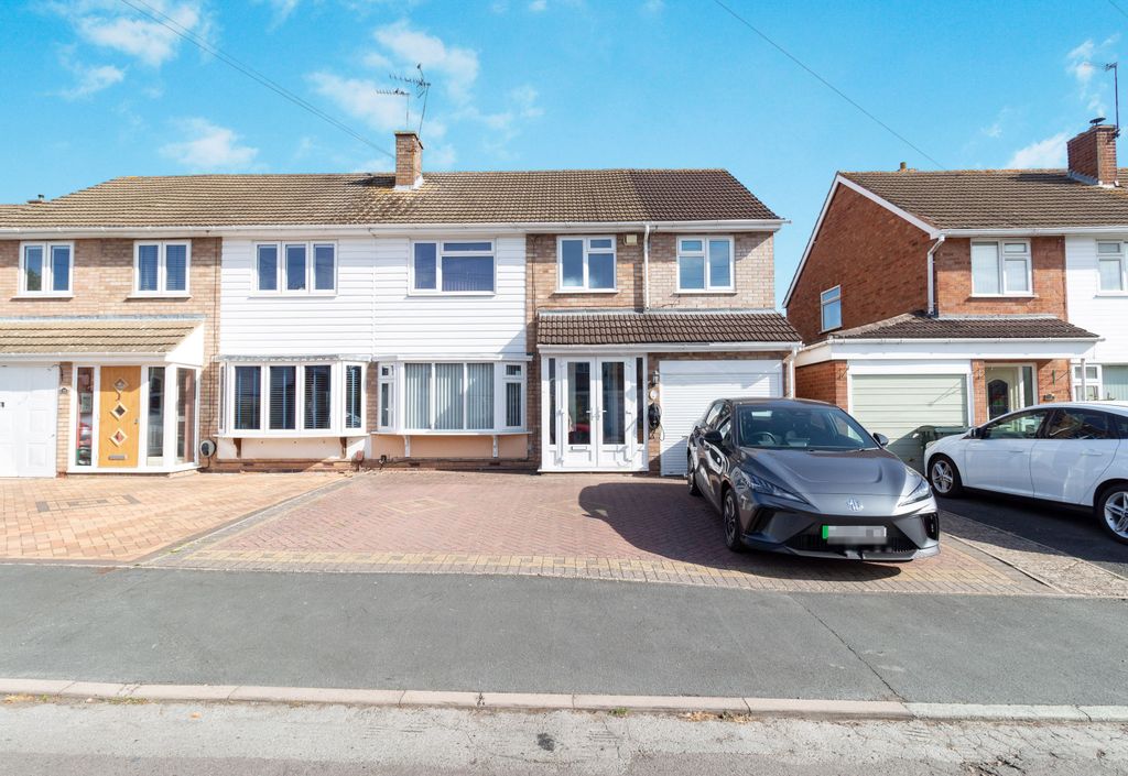 Property photo 1 of 21 Shrewsburyfields1