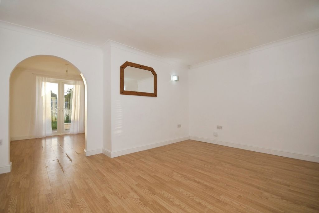 Property photo 3 of 18 Pbox-Img.Jpg