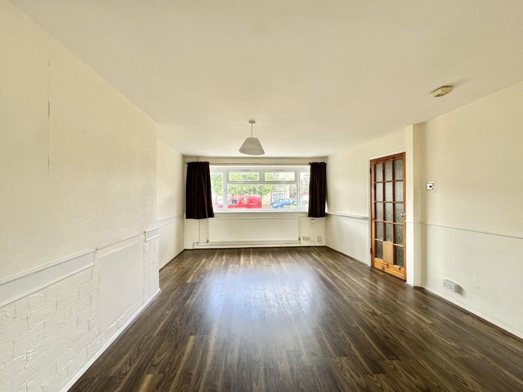Property photo 3 of 15 661372d9-Bbd9-4ee6-9307-A6E859F55E22.Jpg