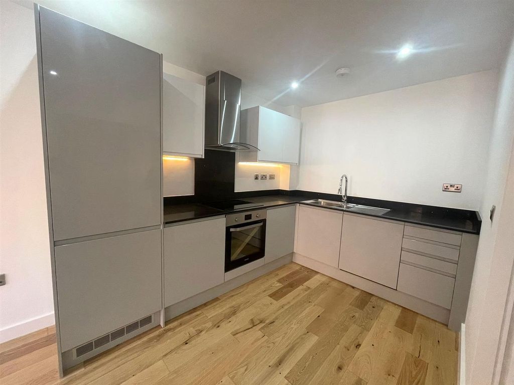 Property photo 1 of 9 Kitchen.Jpg