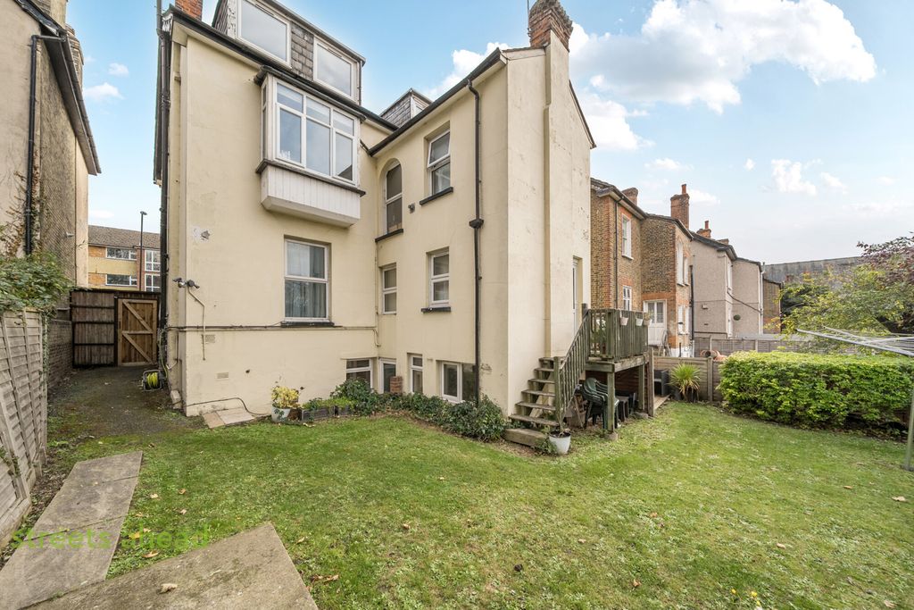 Property photo 3 of 14 844d2122-Ab13-443...