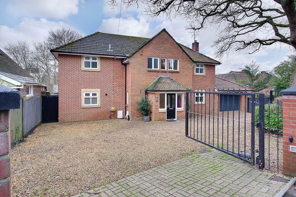 Property photo 1 of 27