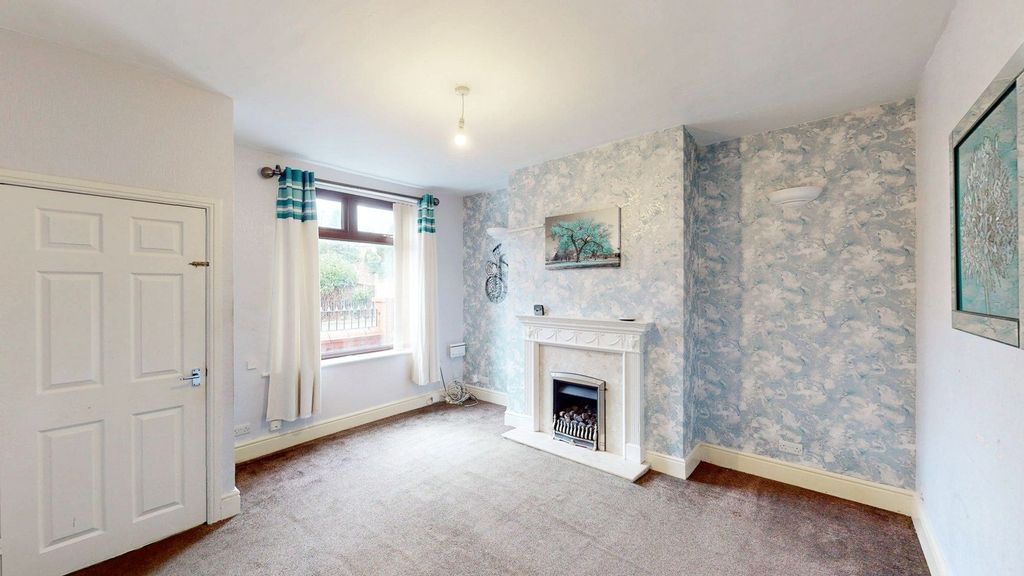 Property photo 2 of 12 Lounge