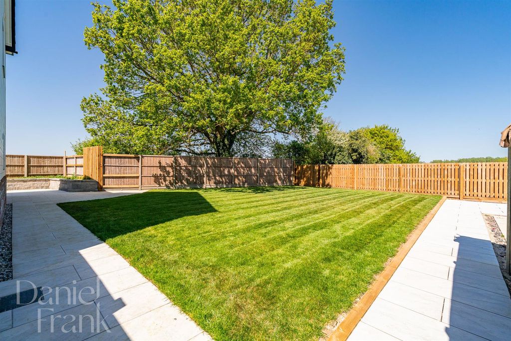 Property photo 3 of 46