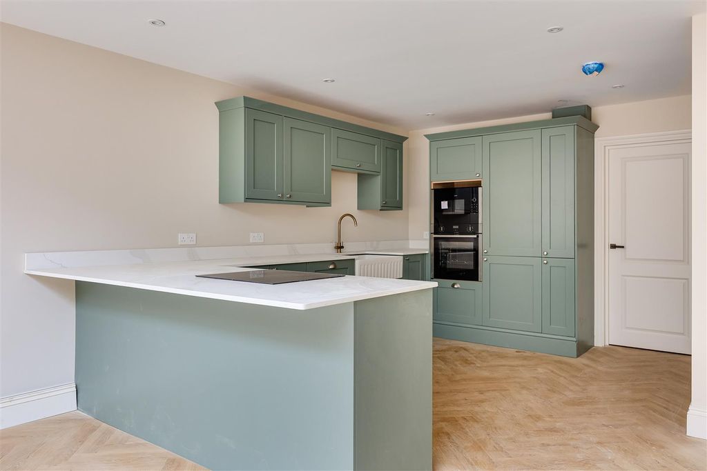 Property photo 3 of 24 Img (4).Jpg