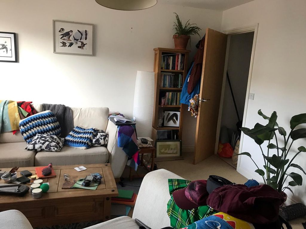Property photo 3 of 9 Living Room