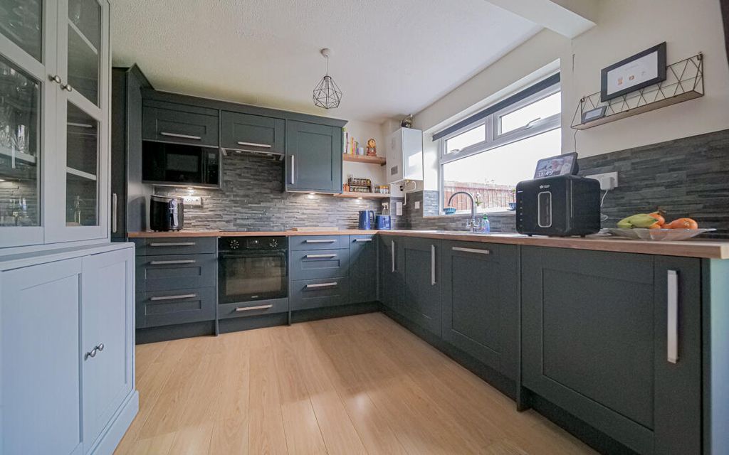 Property photo 3 of 13 P1065130.Jpg