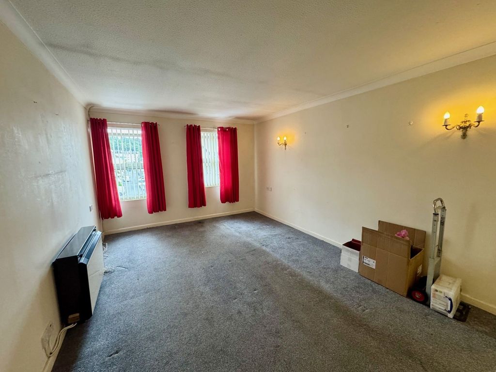 Property photo 2 of 6