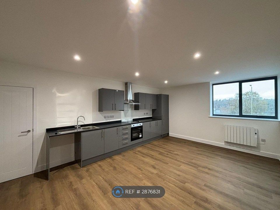 Property photo 1 of 6 Kitchen/Living