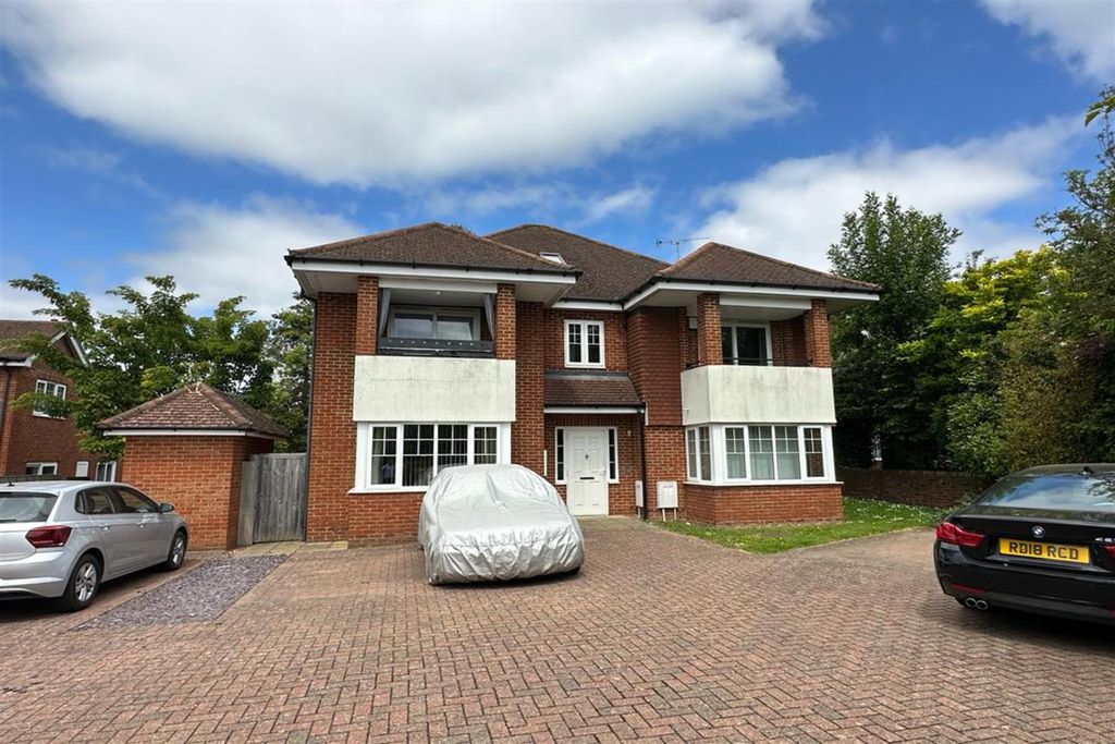 Property photo 1 of 6 Front Aspect