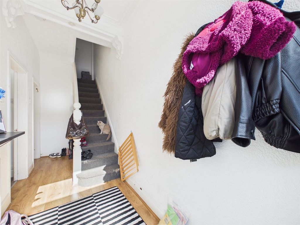 Property photo 2 of 37 Cam03844G0-Pr0425-Still001.Jpg